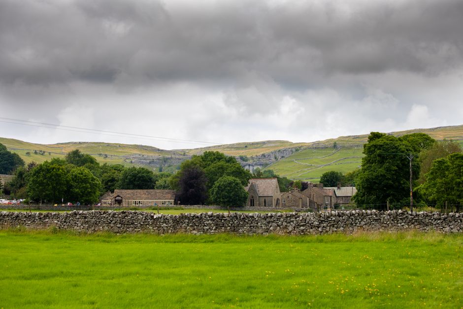 Dog-Friendly Yorkshire Dales Villages: 8 Picks (2026)
